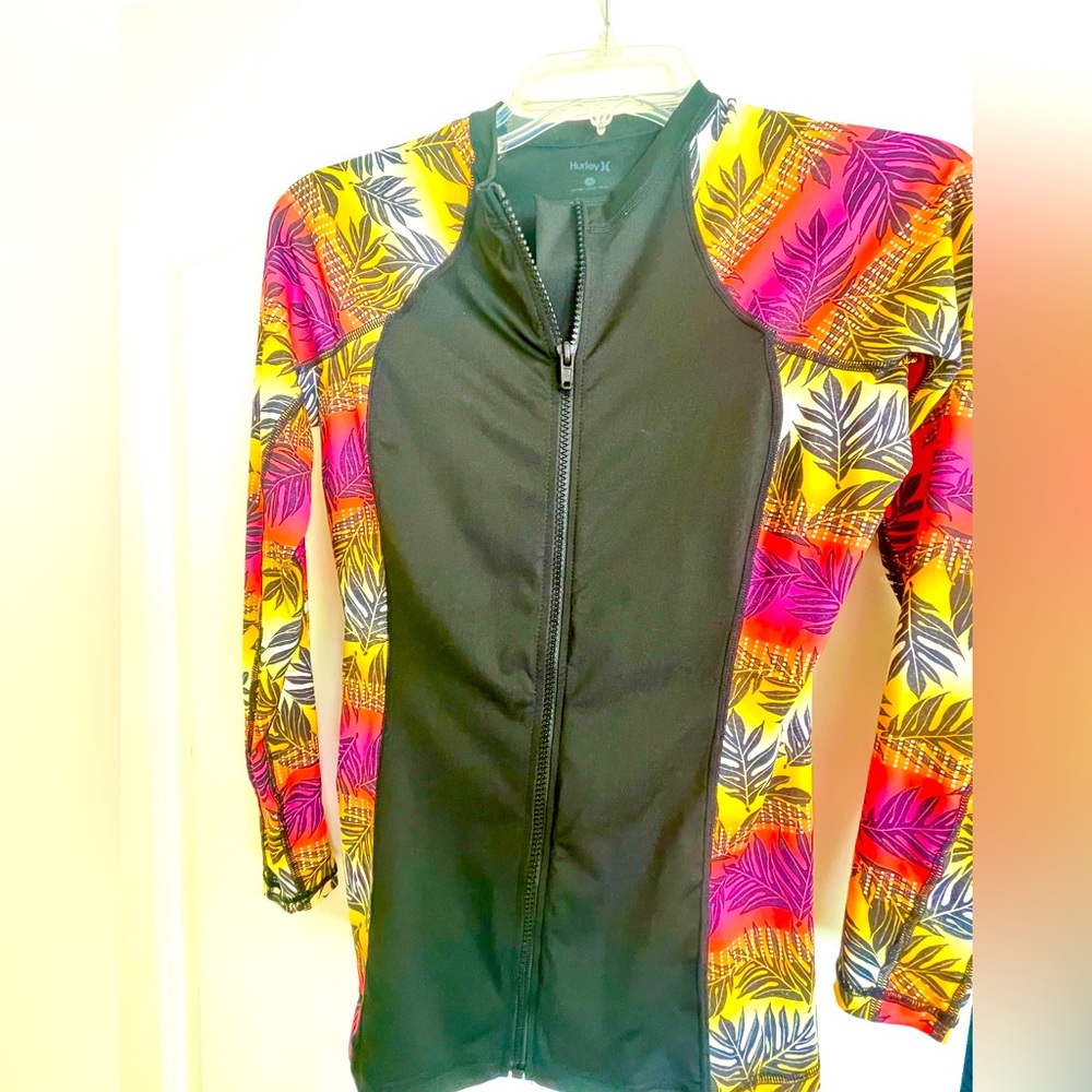 Hurley / Sig Zane collaboration rash guard, size M